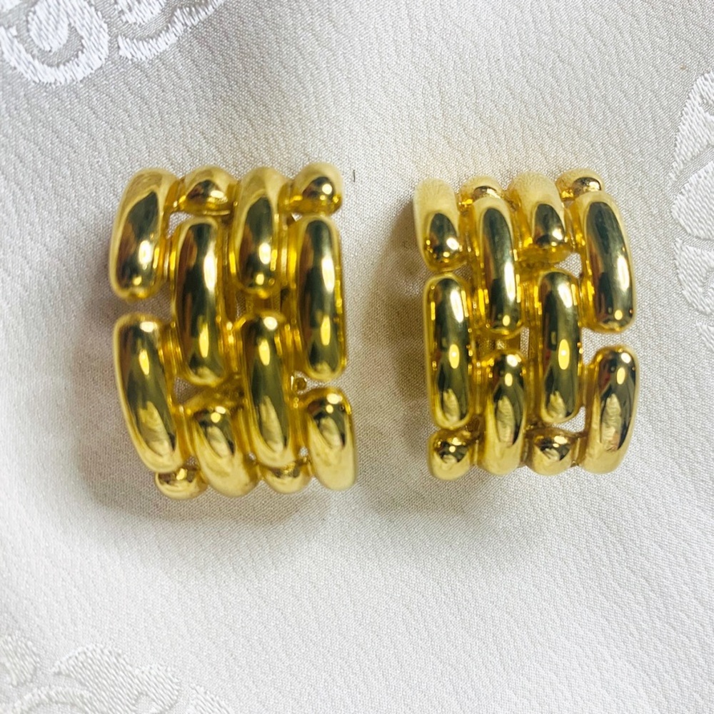 Vintage authentic Givenchy clip earrings